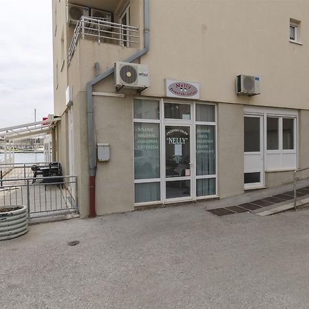 Apartment Antonela Омиш Экстерьер фото