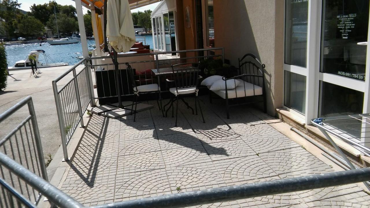 Apartment Antonela Омиш Экстерьер фото