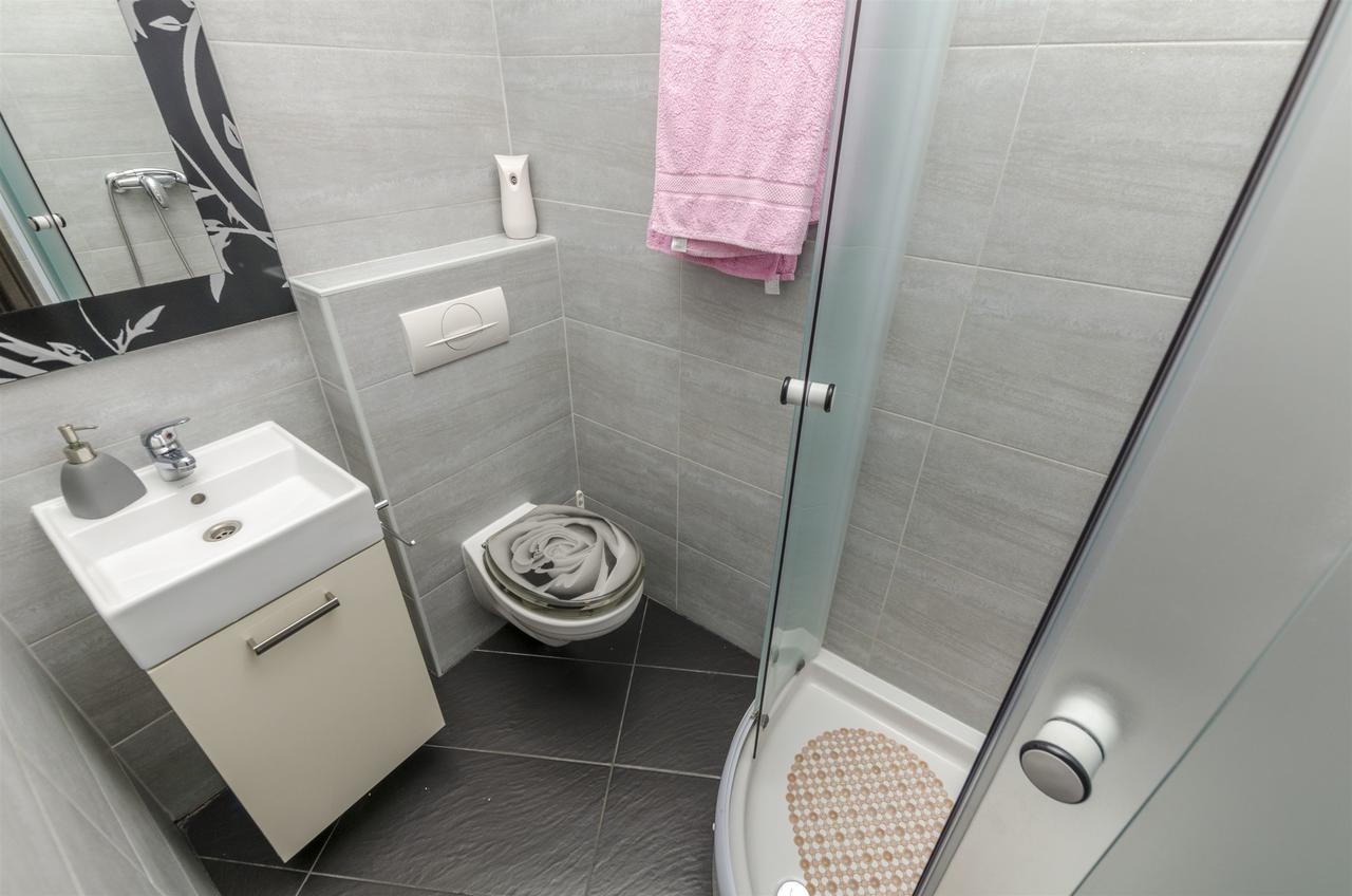 Apartment Antonela Омиш Экстерьер фото